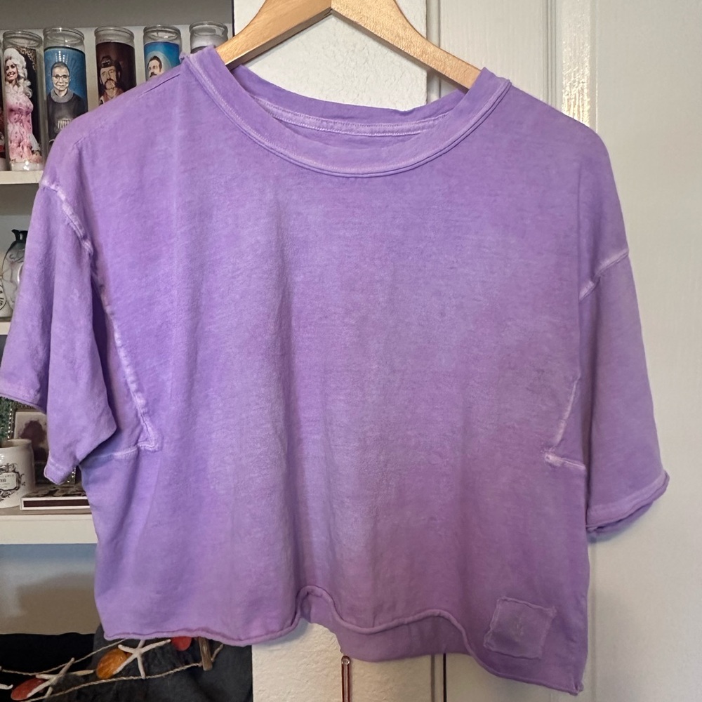 LIKE NEW FREE PEOPLE MOVEMENT Inspire tee shirt XS in lavender